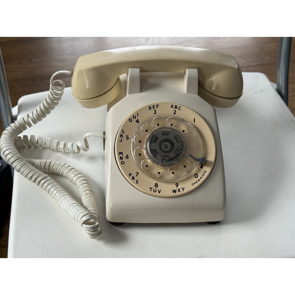 Vintage  White Yellow‎ , Bell System Rotary Desk phone